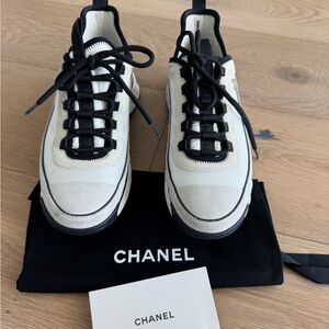 Chanel Interlocking CC Logo Suede Sneakers SIZE 39